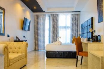 Avian Court Hotel